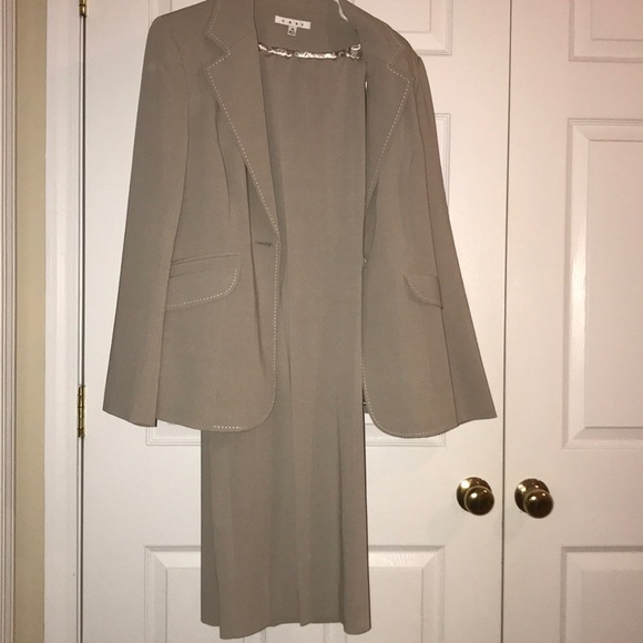 CAbi Suit - Picture 3 of 4